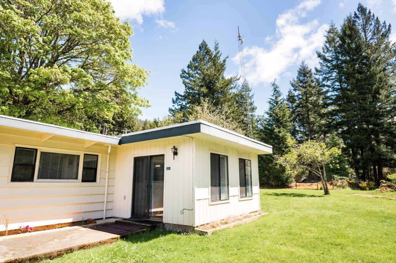 Redwood Meadows Rv Resort Crescent City Exterior photo