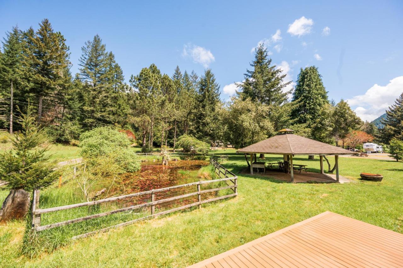 Redwood Meadows Rv Resort Crescent City Exterior photo